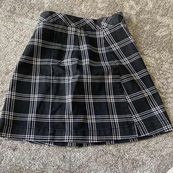 High Waisted Plaid Skirt - Picture 2 of 3